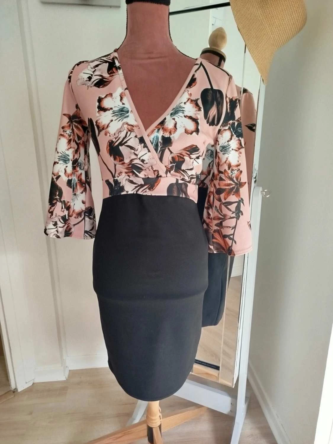 💢Vestido ajustado floral rosa y negro mangas 3/4 Mujer talla M / 38 – photo 2